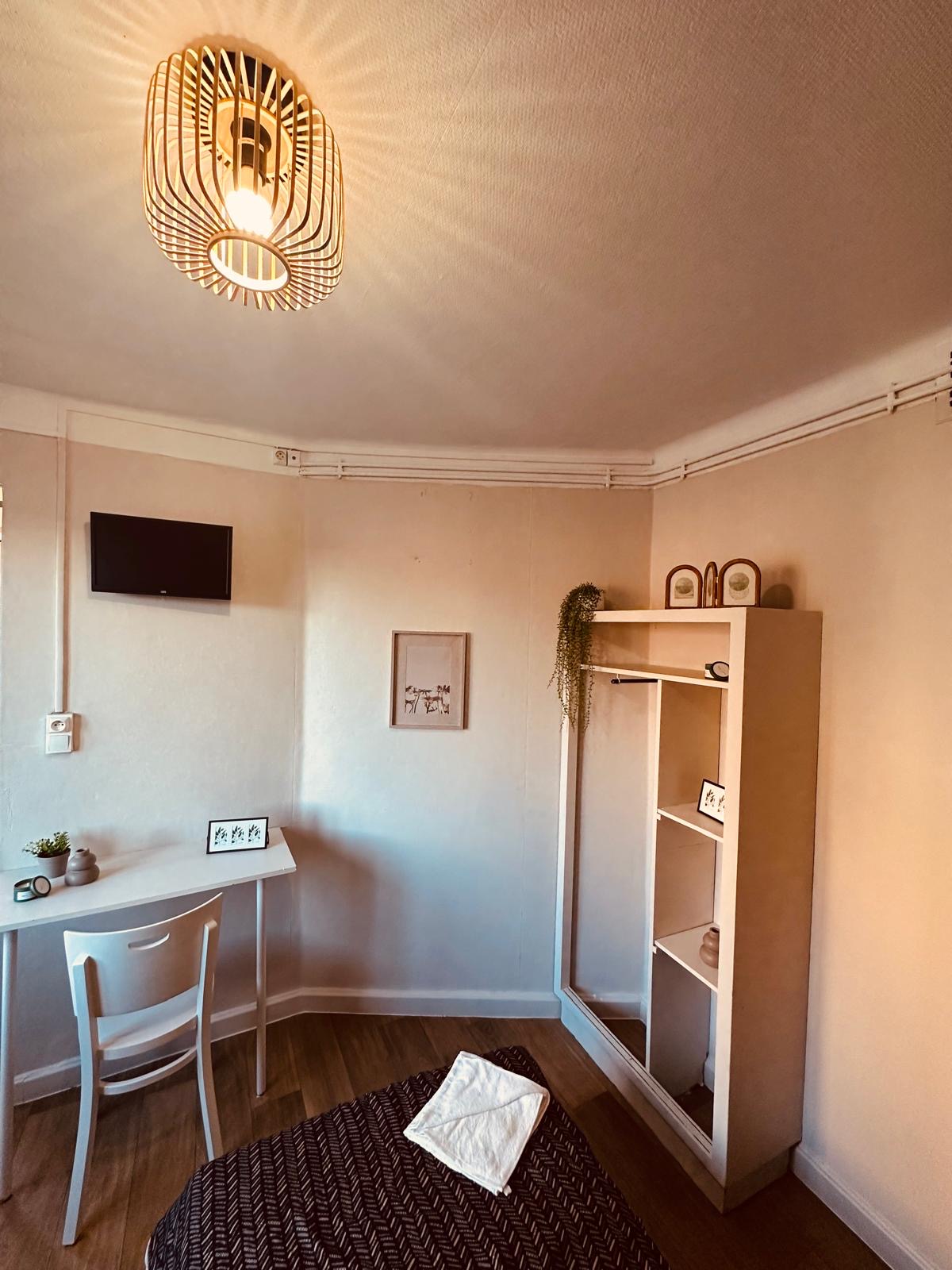 Chambre Chambre Lits Jumeaux avec Toilettes Extérieures Privées - Hôtel Anatole France